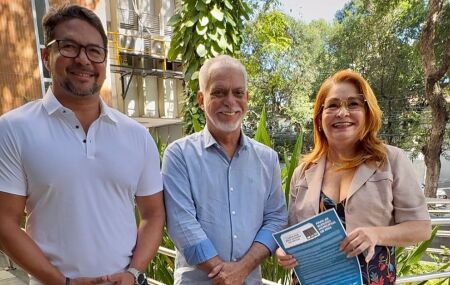 Sérgio Leite, candidato a vereador do Paulista, recebe apoio da presidente do Sintepe Ivete Caetano