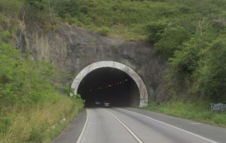 Túnel na BR-232 terá faixa interditada para substituição de lâmpadas antigas por LED