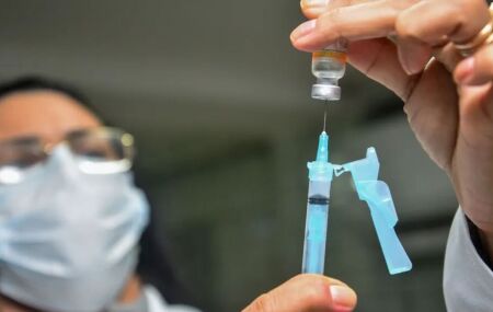 Anvisa aprova atualiza&ccedil;&atilde;o das vacinas contra a COVID-19.