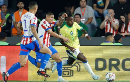 Trio de ataque do Real Madrid não consegue marcar gol em goleiro reserva de time do Brasileirão