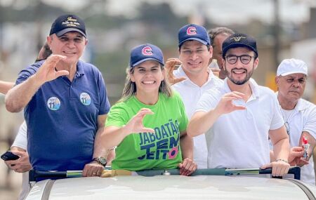 Clarissa Tércio em ato em Jaboatão.