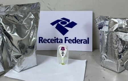 RECIFE: Receita Federal apreende R$ 150 MIL em cocaína dentro de encomenda nos Correios.