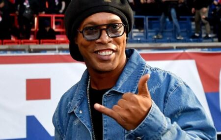 RONALDINHO GA&Uacute;CHO se torna acionista de clube de futebol dos Estados Unidos