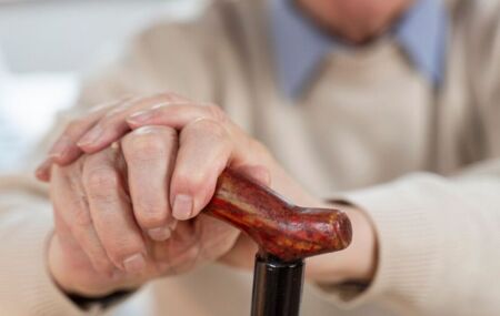 C&acirc;mara aprova projeto que considera assassinato de idoso CRIME HEDIONDO 