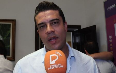 Rodrigo Pinheiro, prefeito de Caruaru. 