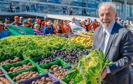 Presidente Lula no mercado. 