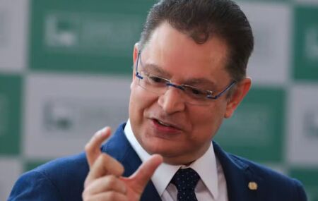 S&oacute;stenes Cavalcante, l&iacute;der do PL na C&acirc;mara dos Deputados.