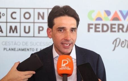 Ministro Silvio Costa Filho no Congresso da Amupe.