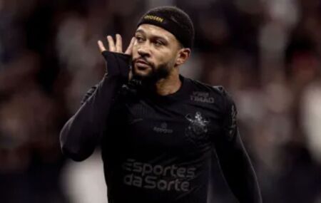 Memphis Depay pode receber quase R$ 5 milh&otilde;es por t&iacute;tulo da Copa do Brasil.