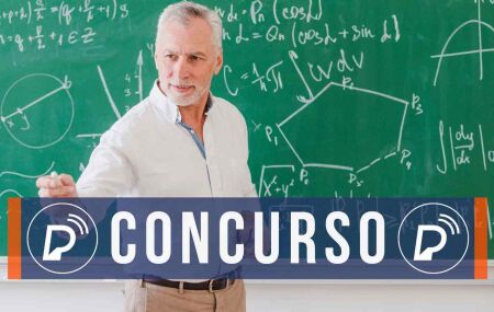 Professor dando aula. 