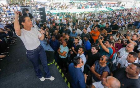 Raquel Lyra anuncia novas obras em estradas de Pernambuco.