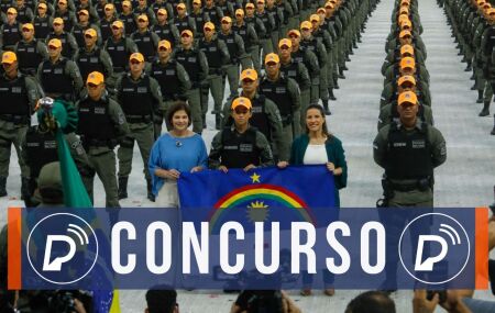 Raquel Lyra e Priscila Krause com novos policiais militares.