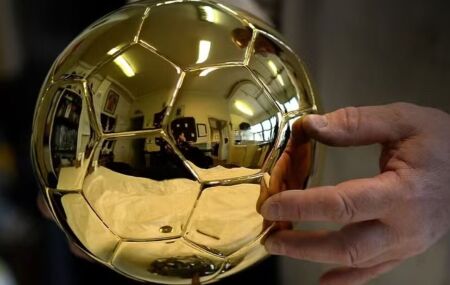 Bola de Ouro acontece nesta segunda-feira (26).