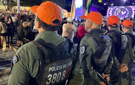 Pol&iacute;cia Militar na cobertura do Pernambuco Meu Pa&iacute;s.