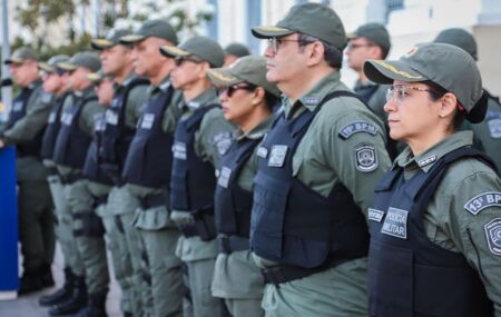 Agentes da PMPE.