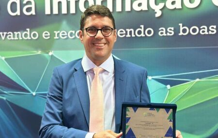 Prefeito de Camaragibe, Diego Cabral.