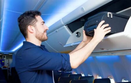 C&acirc;mara aprova proibi&ccedil;&atilde;o de cobran&ccedil;a extra de bagagem de m&atilde;o em voos comerciais.