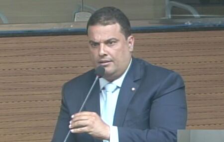 Vereador Davi Muniz solicita drenagem e cal&ccedil;amento de ruas da Zona Oeste do Recife.