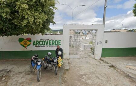 Cemit&eacute;rio em que coveiro usava para traficar drogas.