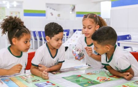 Lei sancionada obriga redes p&uacute;blicas de ensino a garantir alfabetiza&ccedil;&atilde;o at&eacute; 2&ordm; ano. 