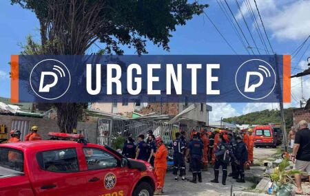 Em Olinda, conjunto de casas desaba e deixa v&aacute;rios feridos.