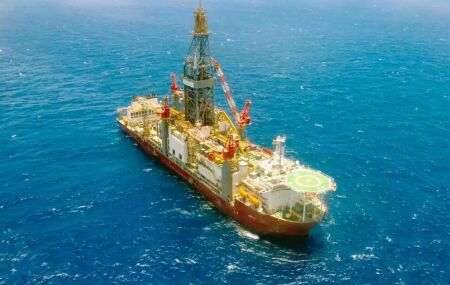 Extra&ccedil;&atilde;o de Petr&oacute;leo.