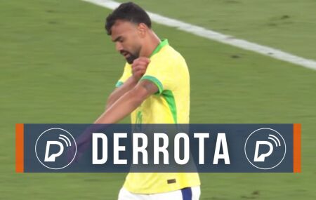 Fabr&iacute;cio Bruno, ap&oacute;s falha em gol sofrido contra o Jap&atilde;o.