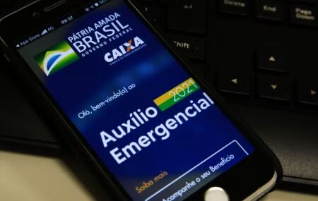 Aux&iacute;lio emergencial. 