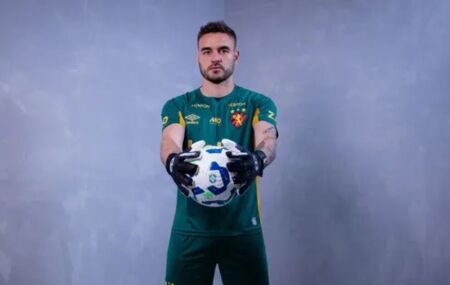 Gabriel Vasconcelos em apresenta&ccedil;&atilde;o no Sport.