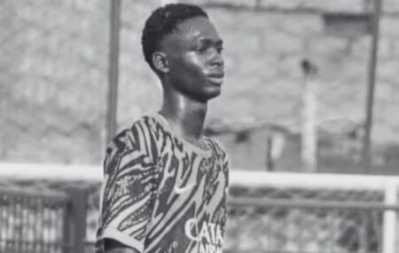 Goleiro Cheikh Tour&eacute;, de 18 anos.