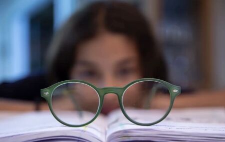 Miopia cresce no mundo inteiro, pesquisadores alertam.