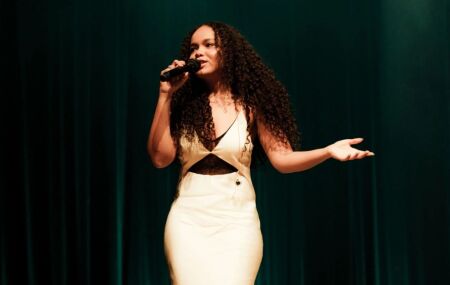 Cantora Joyce Alane.