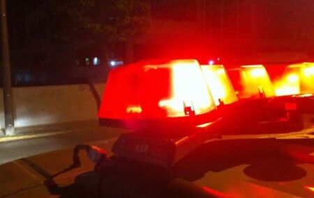 Luzes do carro de pol&iacute;cia.