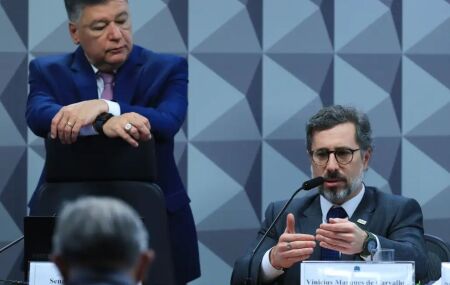 Ministro da CGU realiza depoimento na CPMI do INSS.