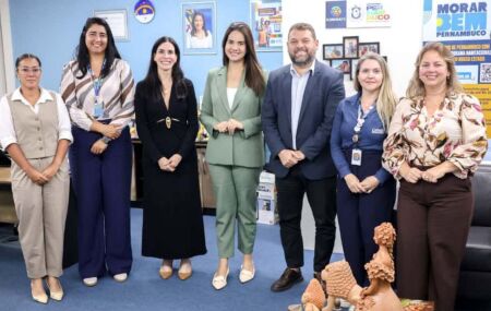 Prefeita Mirella Almeida acompanha avan&ccedil;o de obras realizadas em parceria com Governo de Pernambuco