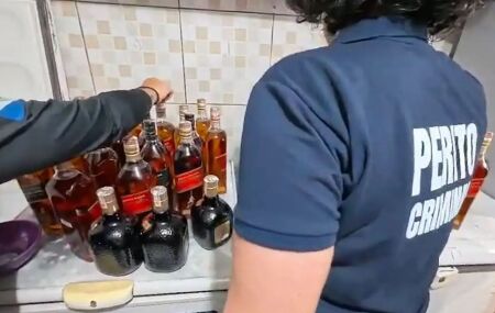 Opera&ccedil;&atilde;o contra falsifica&ccedil;&atilde;o de bebidas.
