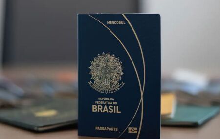 Passaporte brasileiro.