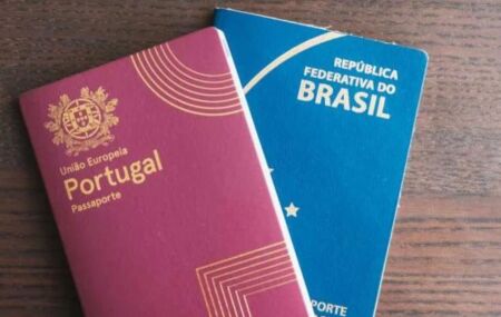 Passaportes de Portugal e Brasil.