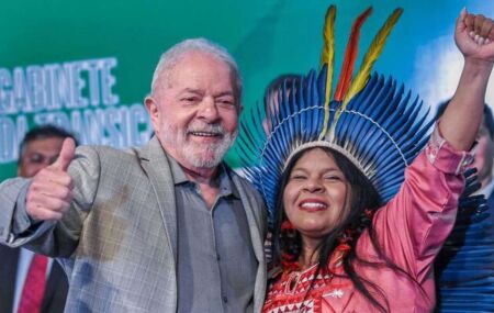 Presidente Lula e a ministra S&ocirc;nia Guajajara.