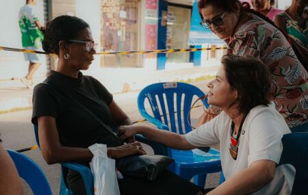 Priscila Krause visita Carreta da Mulher no Recife.