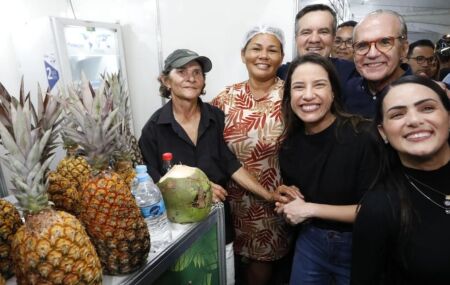 Governadora Raquel Lyra na Festa do Abacaxi, em Pombos.