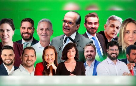 Semin&aacute;rio com presen&ccedil;a de pol&iacute;ticos.