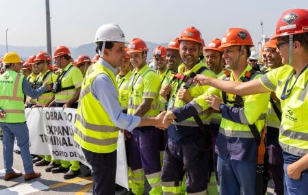 Silvio Costa Filho celebra 100 mil empregos gerados por a&ccedil;&otilde;es. 