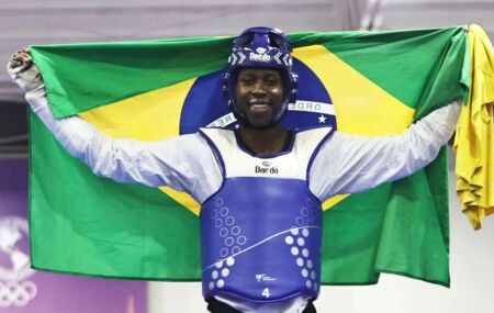 Atleta brasileiro conquista Mundial de taekwondo ap&oacute;s quase se aposentar por problema no cora&ccedil;&atilde;o