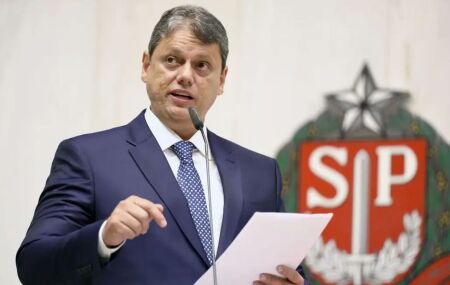 Tarc&iacute;sio de Freitas.