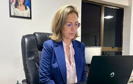 Secret&aacute;ria Yanne Teles participa da aula inaugural.