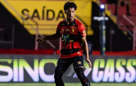 Z&eacute; Lucas deve desfalcar o Sport por seis rodadas.