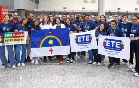 Estudantes da rede estadual de Pernambuco realizam interc&acirc;mbio na Europa.