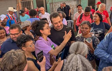 Boulos realiza segunda posse na favela e lan&ccedil;a Governo na Rua para aproximar Lula de comunidades.