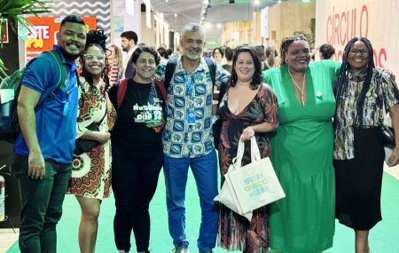 Daniel Paix&atilde;o (&agrave; esquerda), um dos criadores do Ih! Alagou, participou da COP30. 